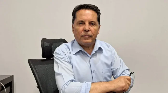 Ahmet Özer, terör örgütüne üye olma suçundan tahliye edildi. Özer’in yolsuzluk suçlamasıyla tutukluluk hali devam edecek.