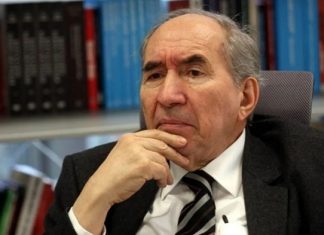 Gazeteci ve yazar; siyaset insanı Altan Öymen hayatını kaybetti.