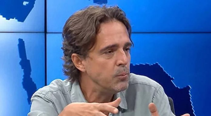 Gazeteci Timur Soykan gözaltına alındı.