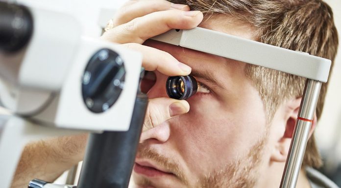 Türkiye’de bilim insanları Pfizer’ın COVID-19 aşısının göz hasarı riskini artırarak görme kaybına yol açabileceğini keşfetti.