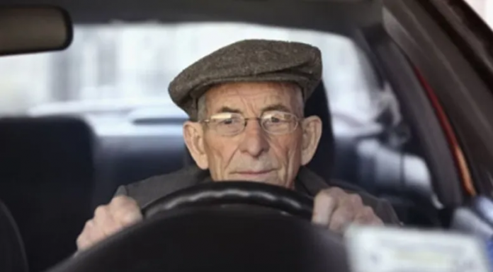 B sınıfı ehliyete yaş sınırı. Bu yaşın üzerindekiler artık sürücü koltuğuna oturamaycak