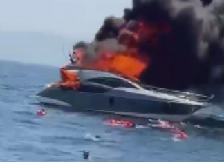 Kınalıada açıklarında teknede yangın. İçerisinde çok sayıda insan var