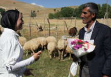 Sınav çıkışını babası elinde çiçekle beklemişti. Çimen, kaç puan aldı? Hayalini gerçekleştirebilecek mi?