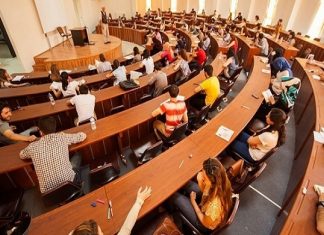 Resmi gazete yayımlandı. Bazı fakülte ve yüksek okullar kapatıldı, bazılarının adı değişti