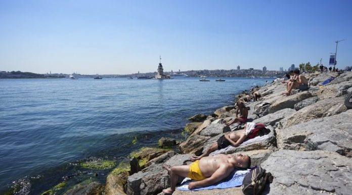 İstanbul : Hafta boyunca sıcaklık 30 derecenin altında seyredecek.