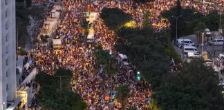 1 milyonu aşkın İsraillinin genel grev ve protestoları hükümeti tehdit ediyor.