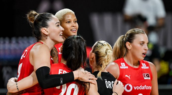 A Milli Kadın Voleybol Takımı, Dünya Şampiyonası’nın ilk maçında İspanya’yı 3-0 mağlup etti.