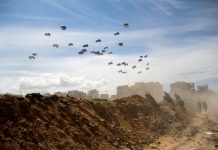 🎥Havadan “yardım” diye atılıyor aşağıya ölüm olarak iniyor.