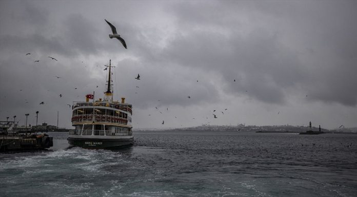 Kuvvetli rüzgar ve kısa süreli fırtına nedeniyle İstanbul da dahil olmak üzere 13 il için sarı kodlu fırtına uyarısı yayımlandı.
