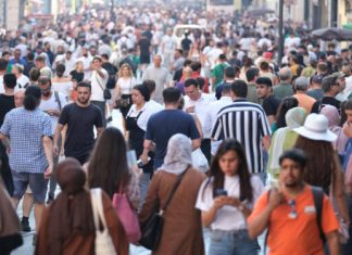 Türkiye’de, hane halklarının yüzde 35.3’ü ‘Alt’ve’ En Alt’ seviyede yer alıyor.