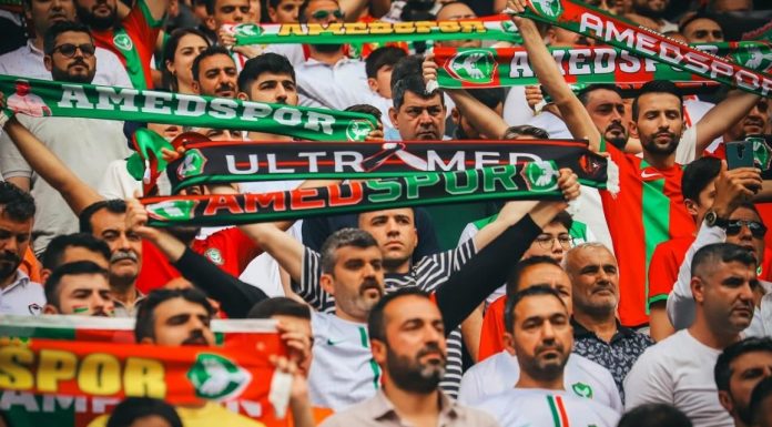 TFF, Amedspor’un formasında Kürtçe slogan bulunmasına izin verdi.