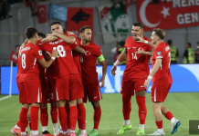 Milliler elemelere galibiyetle başladı