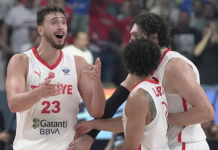 Milliler, çeyrek finalde