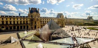 Louvre Müzesi soyuldu!