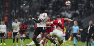 Beşiktaş şokta! 3 dakikada yediği gollerle kaybetti