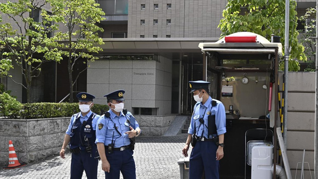 meteorolojiye-kizdi-polise-saldirdi-iklimi-kasitli-olarak-degistiriyorlar-1114-2025-10-27_m