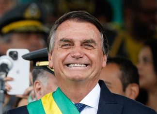 Brezilya eski devlet başkanı Bolsonaro, ev hapsindeyken gözaltına alındı.