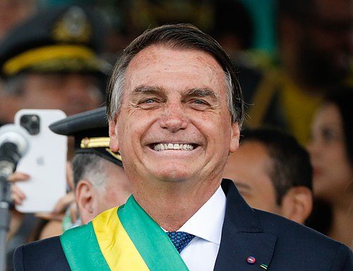 Brezilya eski devlet başkanı Bolsonaro, ev hapsindeyken gözaltına alındı.