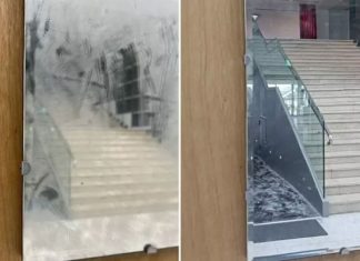 Sanat eserini “kirli ayna” sanıp tuvalet kağıdıyla sildi; pırıl pırıl yaptı!