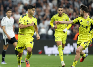 2-0’dan geri döndü. Derbinin galibi Fenerbahçe