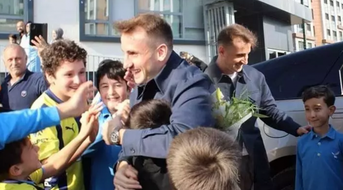 Sınıf başkanlığı seçimini kazandı, vaadini yerine getirdi!