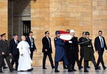 Papa Anıtkabir’de