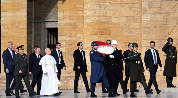 Papa Anıtkabir’de
