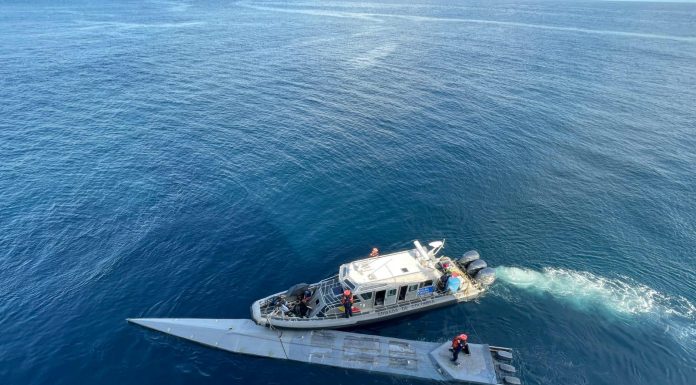 Zaytung bile böyle bir haber yapamaz! Atlantik’te kokain taşıyan denizaltı ele geçirildi.