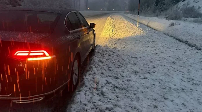 İç ve doğu kesimlerde etkili olan kar yağışı hayatı olumsuz etkiledi.17 kent için de Sarı Kodlu Alarm Verildi.