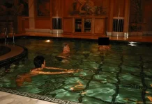 📸Yeni yayınlanan Epstein dosyalarında, yarı çıplak Bill Clinton; Michael Jackson, Mick Jagger, Richard Branson, Kevin Spacey…