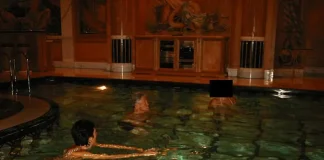 📸Yeni yayınlanan Epstein dosyalarında, yarı çıplak Bill Clinton; Michael Jackson, Mick Jagger, Richard Branson, Kevin Spacey…