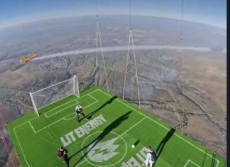 🎥Havada uçarak futbol maçı