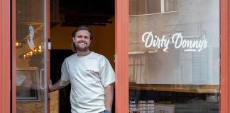 Döner kebap satan İngiliz işletmesi, Türk mutfağını ‘kendi mutfağına uyarlamakla’ suçlanınca faaliyetine son verdi.