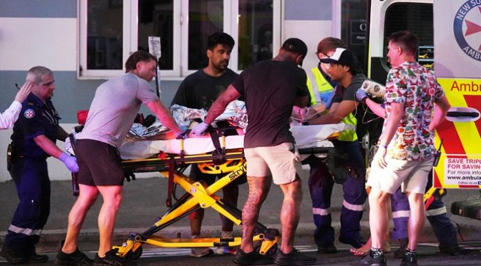 🎥Ölü sayısı yükseldi. Avustralya’daki saldırıda Işid bağlantısı ve bir kahramanın ortaya çıkışı.