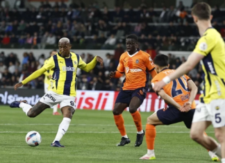 Başakşehir’den Fenerbahçe’ye şampiyonluk yolunda çelme