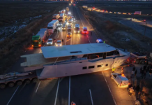Herkes şaşkına döndü; Erzurum’da yat, karayolunu kapattı!