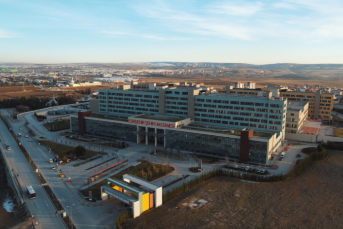 eskisehir-sehir-hastanesi-akfen-insaat-2025-santiye-dergisi