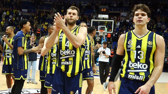 Yağmurda çatısı akıyormuş! Olympiakos-Fenerbahçe Beko maçı ertelendi