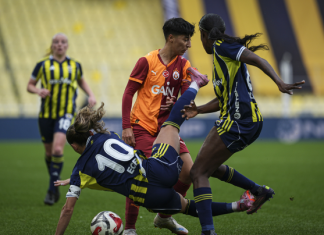 Fenerbahçe Galatasaray’ın yenilmezlik serisini bitirdi, namağlup liderliğe oturdu