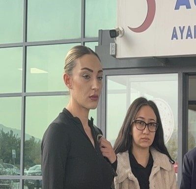 Şarkıcı Güllü’nün kızı Tuğyan Ülkem Gülter ve arkadaşı gözaltına alındı