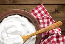 Dört yoğurt markasında nişasta ve bitkisel yağ tespit edildi.