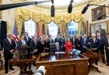 Trump, ” CNN satılmalı, çünkü şu anda CNN’i yönetenler, benim görüşüme göre ya yozlaşmış ya da yetersiz.”