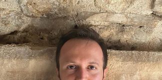 Cezaevinde intihar etti