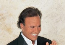 Şarkıcı Julio Iglesias, 2 eski kadın çalışanı tarafından cinsel taciz ve saldırı ile suçlandı.