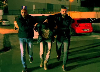 Yarış sevdası katliama yol açtı; Arabayla tramvay yoluna girdi, 3 kişiyi öldürdü!