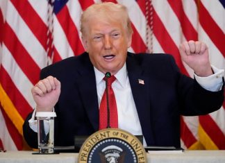 Trump: “Grönland politikamı desteklemeyen ülkeleri cezalandırabilirim”