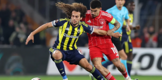 Fenerbahçe sahasında farklı kaybetti, tur mucizelere kaldı