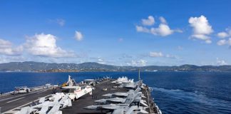 Abraham Lincoln bölgede, Gerald Ford da yola çıkıyor.