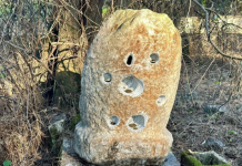 Böylesi duyulmadı; Türbedeki 2 asırlık adak taşı ortadan kayboldu!