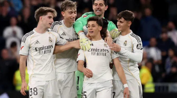 Arda Güler'den kendi sahasından gol